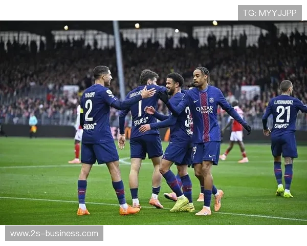 巴黎圣日耳曼永远欢迎德罗回家